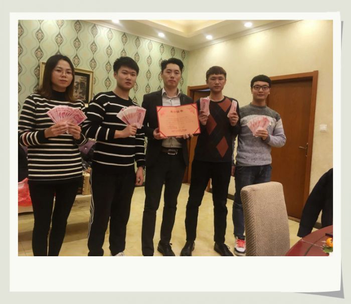 “朱老大年聚”未来可期“猪年老大”-曾经的美好，留于心底，曾经的悲伤，置于脑后，不恋，不恨。